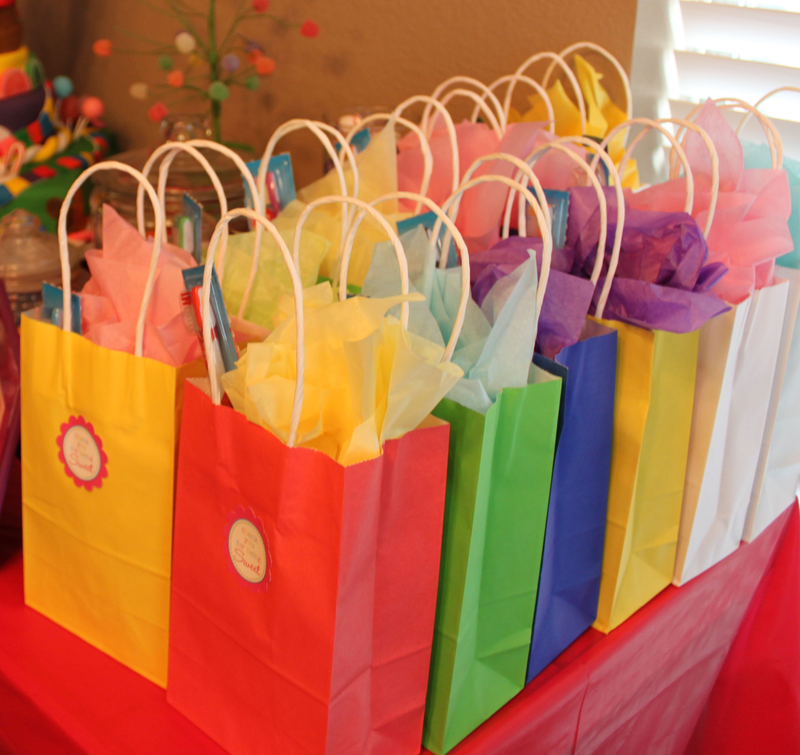 what to put in party favor bags