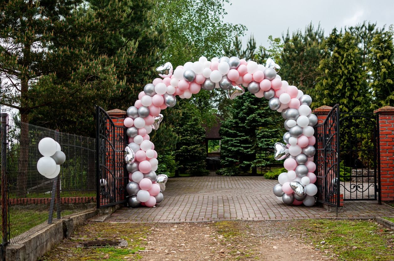 Balloon arch, Wedding balloon arch