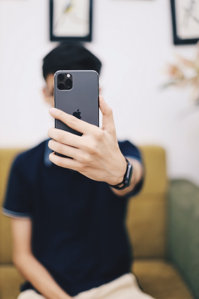 How to Take a Good iPhone Selfie - Tips
