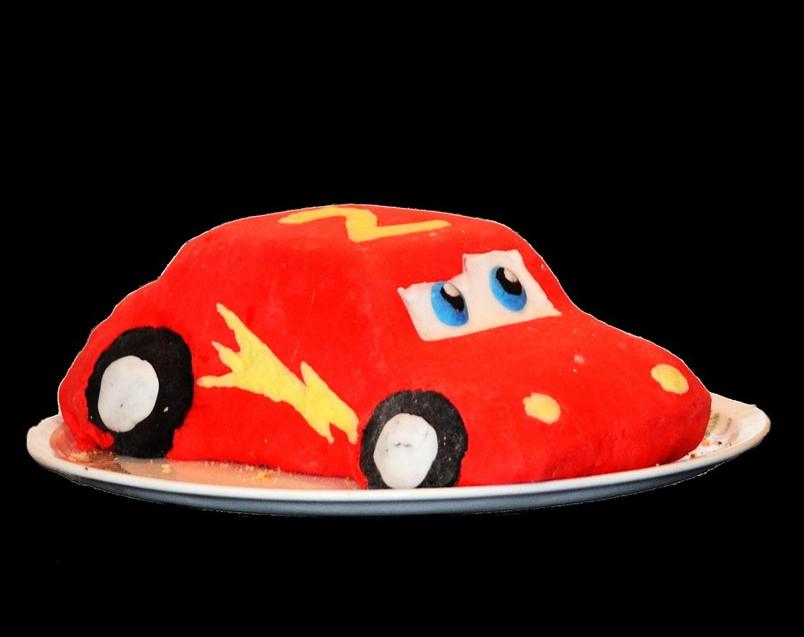 a 3D “Cars” cake