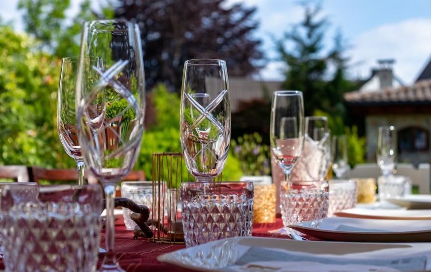 table and utensils for outdoor parties