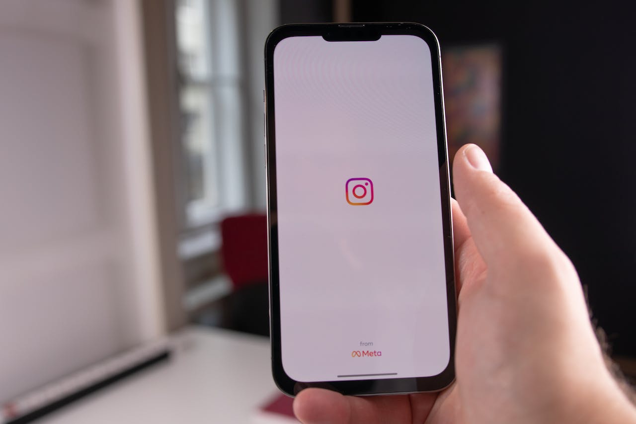 Connecting with Clients: Using Instagram to Enhance Your Party Planning Business